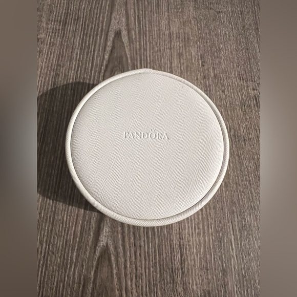 Limited Edition Retired PANDORA Leather Round Jewelry Organizer Travel Box⚡️ - Picture 12 of 12